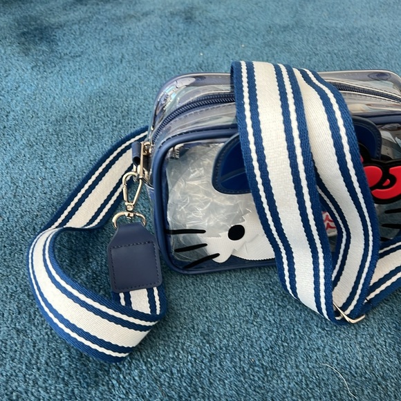 Authentic limited edition LA Dodgers Hello Kitty bag 2025 - Picture 3 of 5